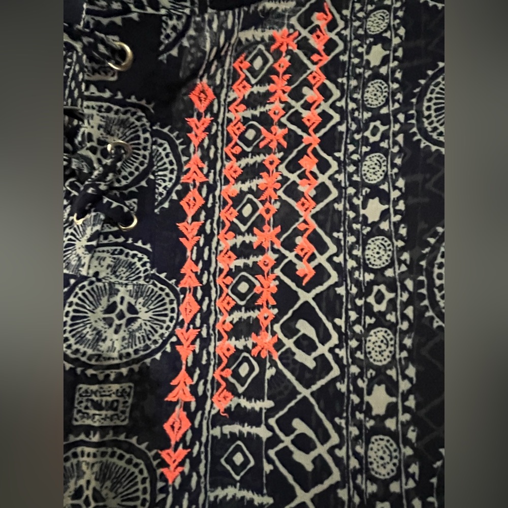 KORI • Navy Blue & White Aztec Design Long Sleeve - Picture 7 of 14